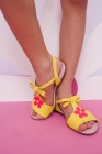 Sandalia Amarela Flor