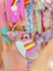 Sand&aacute;lia Nuvem Arco iris